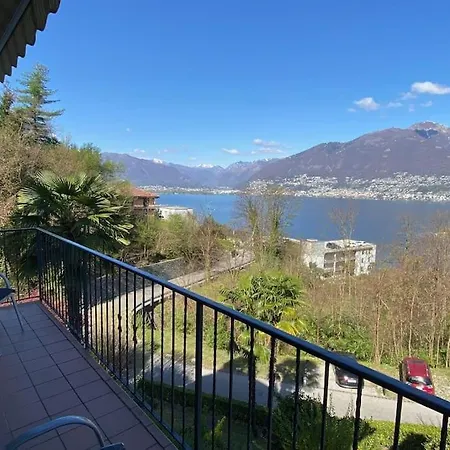 Mit Toller Seesicht Gambarogno